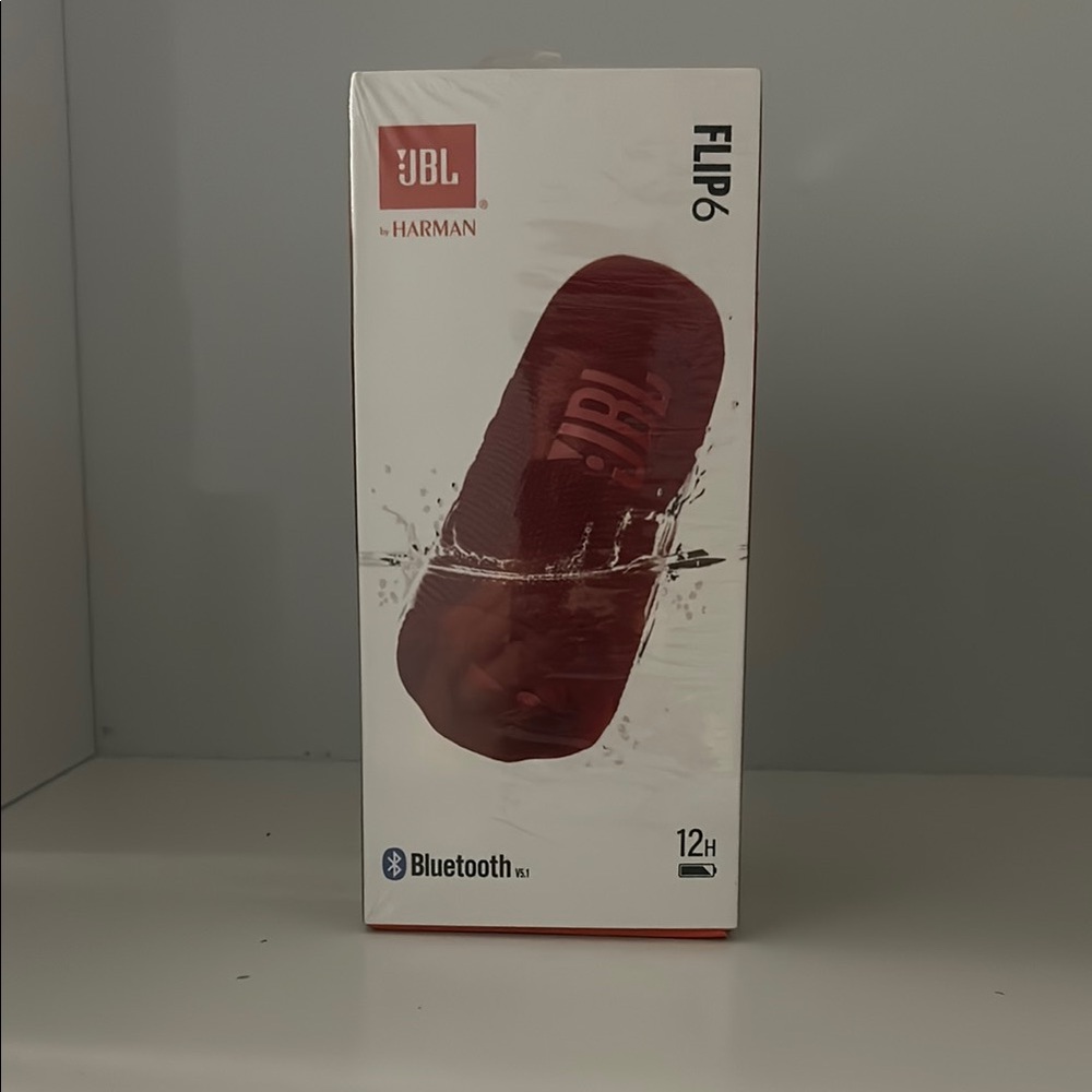 JBL Flip 6 Bluetooth Speaker - Red